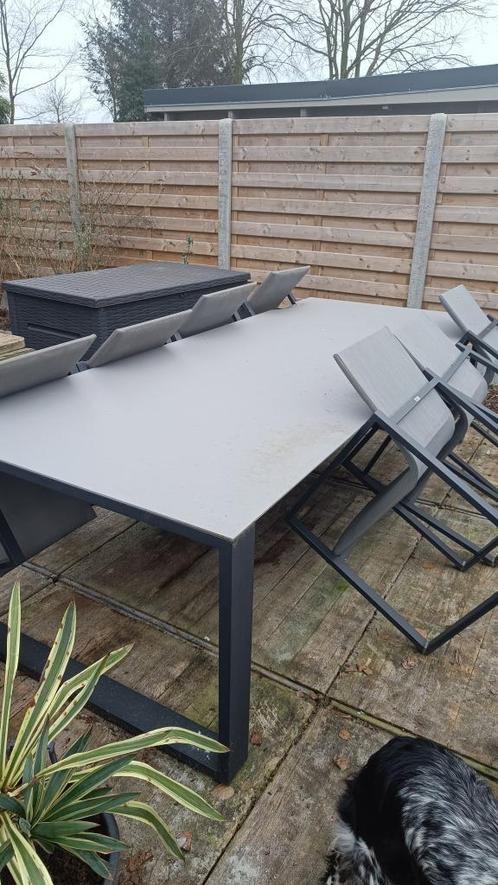 Tuintafel groot volkeramisch blad (schade) en 8 stoelen, Tuin en Terras, Tuintafels, Gebruikt, Rechthoekig, Aluminium, Ophalen