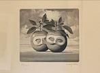René Magritte - Les Pommes Masquées-Ets/Aquatinte - Signé, Enlèvement ou Envoi