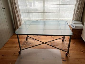 Vintage tafel Niels gammelgaard beschikbaar voor biedingen