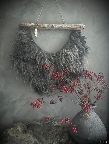 Wanddecoratie schaapsvacht beschikbaar voor biedingen