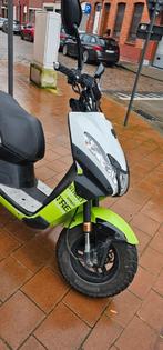 Peugeot Kisbee Street Zone 10" 2T APPLE GREEN (R5), Fietsen en Brommers, Gebruikt, Peugeot, Klasse B (45 km/u), 49 cc