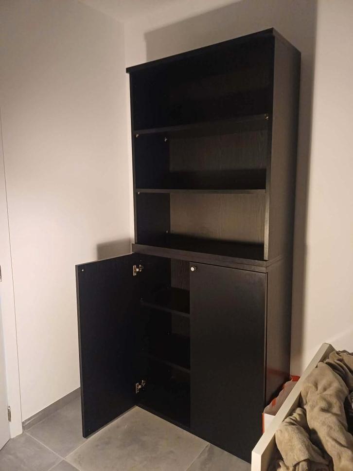 Zwarte kast in twee delen - Regio Leuven, Huis en Inrichting, Kasten | Boekenkasten, Gebruikt, 50 tot 100 cm, 150 tot 200 cm, 25 tot 50 cm