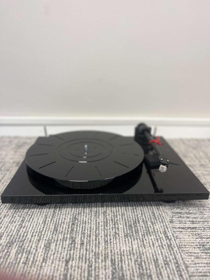 Pro-Ject E1 BT AT3600L | Cork it Bundel | Zwart, TV, Hi-fi & Vidéo, Tourne-disques, Comme neuf