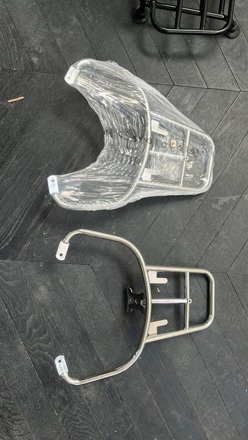 Vespa Primavera topkoffer montagebeugel.  beschikbaar voor biedingen