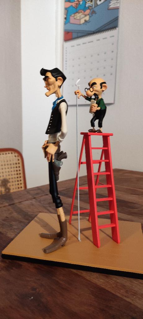 LMZ Lucky Luke - Phil Defer et le petit tailleur 70 ex, Verzamelen, Beelden en Beeldjes, Nieuw, Ophalen of Verzenden