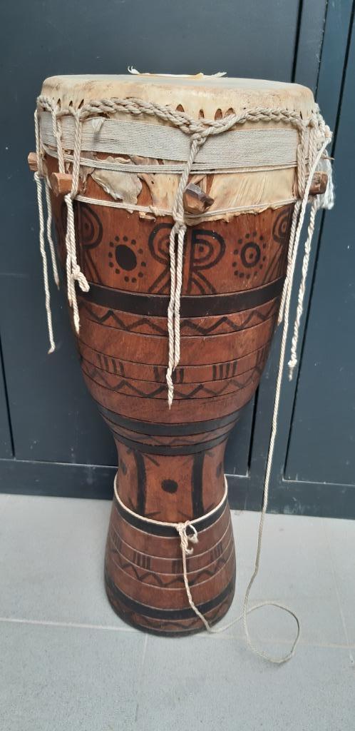 Zeer grote, unieke djembé, Muziek en Instrumenten, Percussie, Gebruikt, Ophalen