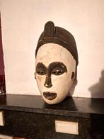 Masque africain, Enlèvement