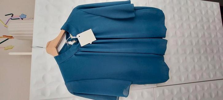 STIJLVOL BLOESJE  Merk Latino/ Medium/ Made in Italy, Kleding | Dames, Blouses en Tunieken, Zo goed als nieuw, Ophalen