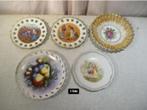 5 belles assiettes décoratives en porcelaine ancienne, Antiquités & Art, Enlèvement ou Envoi