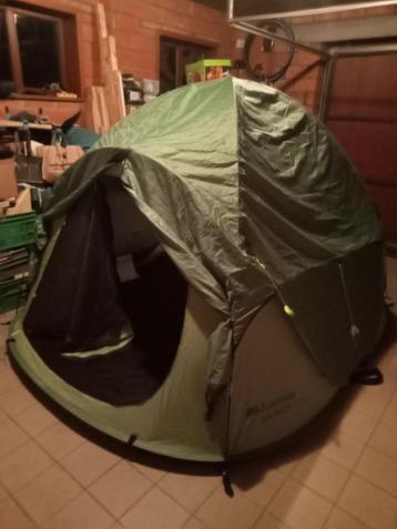 Tent, festivaltent, campingtent  beschikbaar voor biedingen