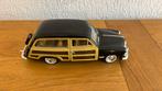 Ford Woody Wagon 1949 échelle 1:24 NOIR, Ophalen of Verzenden, Zo goed als nieuw, Auto, Overige merken