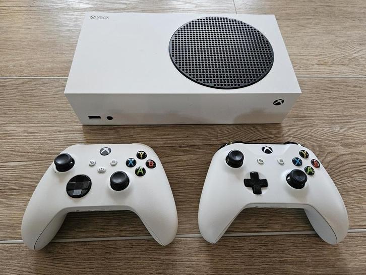 Xbox Series S 512 Go - 2 manettes, parfait état, Consoles de jeu & Jeux vidéo, Consoles de jeu | Xbox Series X & S, Comme neuf
