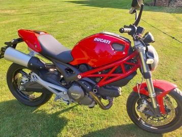 Ducati 696 rood 2009, Motoren, Motoren | Ducati, 2 cilinders, Particulier, Meer dan 35 kW, 696 cc