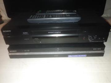 Kopieer duo Sony VCR/VHS + DVD/HDD recorder met HDMI beschikbaar voor biedingen