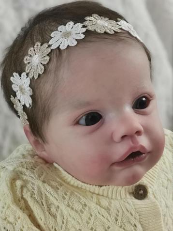 Reborn baby Primrose wakker  beschikbaar voor biedingen