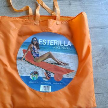 strandmat met tas beschikbaar voor biedingen