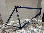 Koers frame Martelly, Ophalen