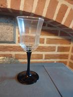 Set van 6 mooie wijnglazen met zwarte glazen voet, Ophalen