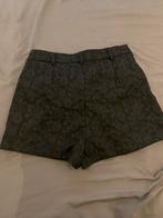 Gekleed short met bloemenmotief, Vêtements | Femmes, Culottes & Pantalons, Enlèvement ou Envoi, Comme neuf, Taille 42/44 (L), Noir