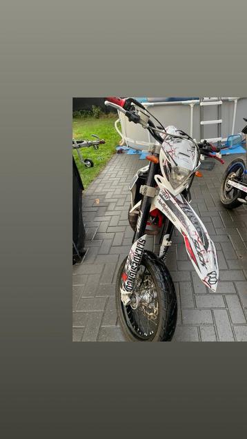 Beta rr 50 kappen met stickerset! beschikbaar voor biedingen
