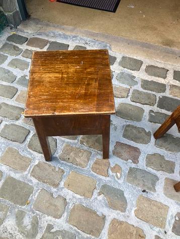  Tabouret, meuble de chevet en bois antiquité