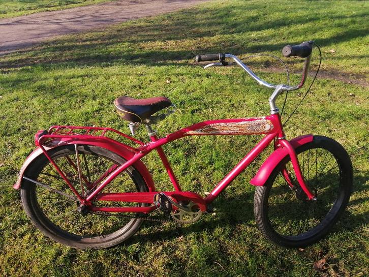 Cruiser-fiets van het merk vilt in rode chopper-stijl., Fietsen en Brommers, Fietsen | Cruisers en Lowriders, Gebruikt, Chopper