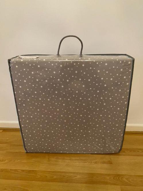 matelas lit de voyage bébé, Kinderen en Baby's, Babywiegjes en Ledikanten, Zo goed als nieuw, Ledikant, Ophalen
