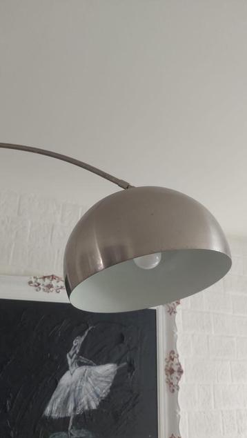 Vloerlamp beschikbaar voor biedingen