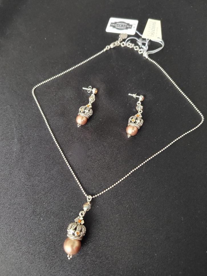 Dolce Luna Sieradenset – Oorbellen & Hanger Ketting, Handtassen en Accessoires, Kettingen, Nieuw, Zilver, Beige, Met hanger, Ophalen