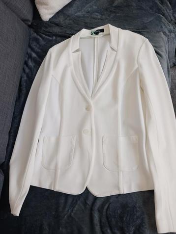 Nieuw crèmkleurig jasje merk Comma te koop. M 40, Kleding | Dames, Jasjes, Kostuums en Pakken, Ophalen, Zo goed als nieuw, Jasje