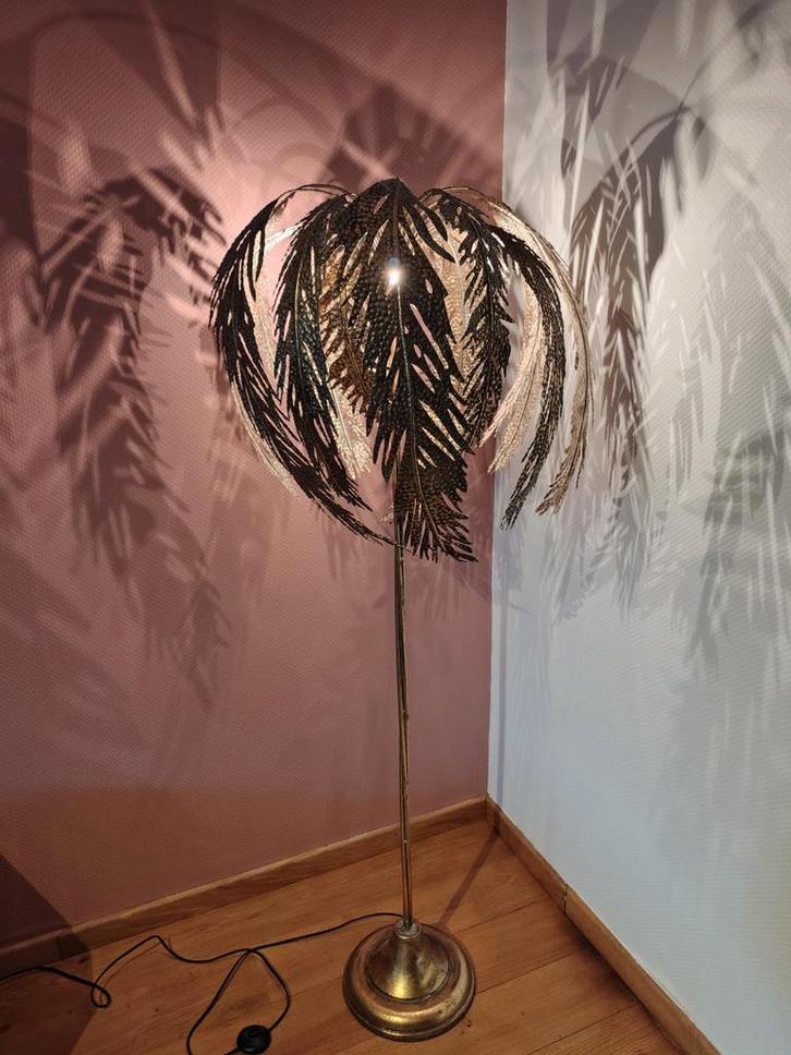 Design vloerlamp in goudkleur, Huis en Inrichting, Lampen | Vloerlampen, Zo goed als nieuw, Metaal, Ophalen