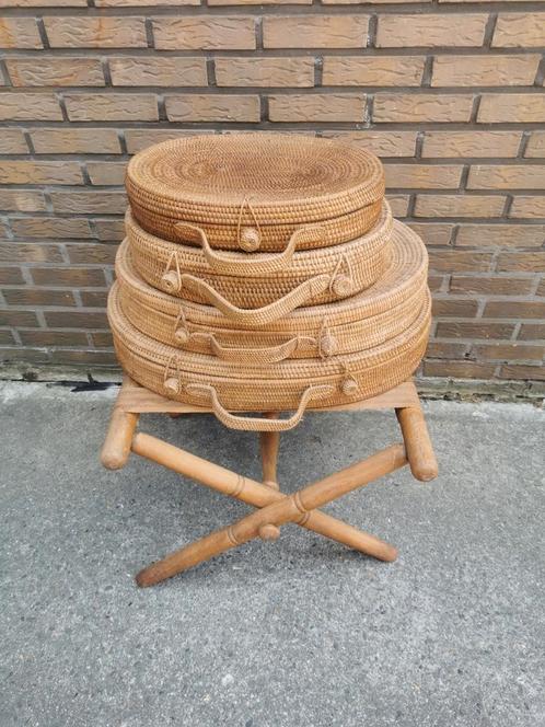 Vintage set van 4 opbergkoffers met staander, Huis en Inrichting, Woonaccessoires | Kisten, Gebruikt, Ophalen of Verzenden