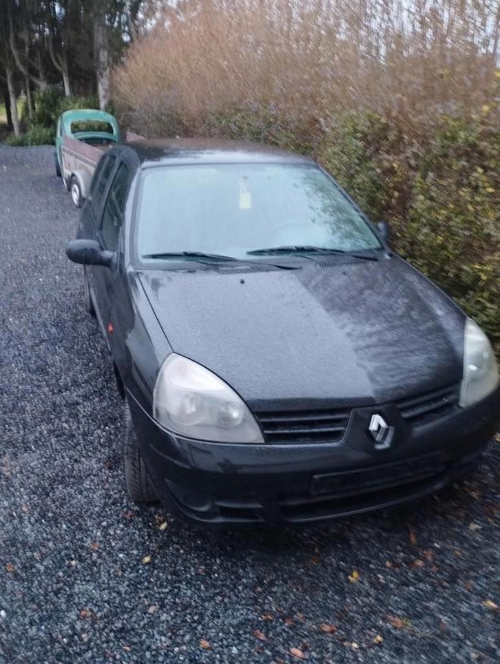 renault clio, Autos, Renault, Particulier, Clio, Essence, Berline, 4 portes, Boîte manuelle, Noir, Gris, Tissu, Traction avant