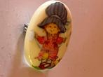 kleine broche Holly Hobie met intacte speld, Overige materialen, Overige kleuren, Minder dan 4 cm, Ophalen of Verzenden