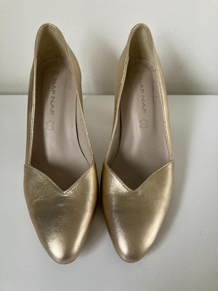 Gouden pumps van Naf Naf maat 38, Kleding | Dames, Schoenen, Gedragen, Pumps, Overige kleuren, Ophalen of Verzenden