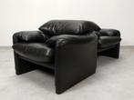 2 Cassina Maralunga armchairs - black leather, Maison & Meubles, Comme neuf, 75 à 100 cm, Cuir, Enlèvement ou Envoi