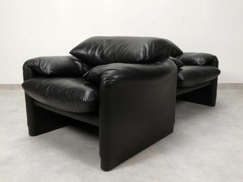 2 Cassina Maralunga armchairs - black leather, Maison & Meubles, Fauteuils, Comme neuf, Cuir, 75 à 100 cm, 75 à 100 cm, Enlèvement ou Envoi