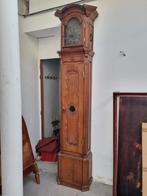 Grande horloge ancienne en bois, Ophalen
