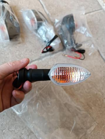 4 Richtingaanwijzers voor motorfietsen  beschikbaar voor biedingen