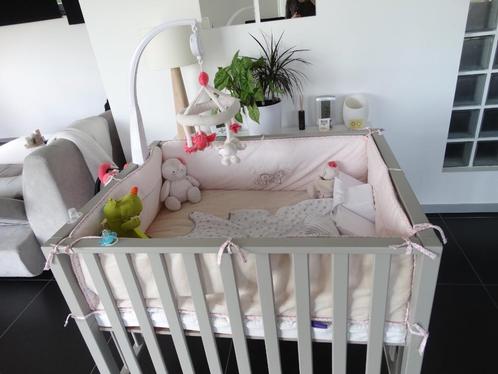 Parc enfant en bois, Kinderen en Baby's, Babyparken, Gebruikt, Rechthoekig, In hoogte verstelbaar, Wieltjes, Ophalen