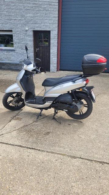 scooter Peugeot Tweet 125 injection 109 kg, Scooter, 125 cm³, Particulier, 1 cylindre