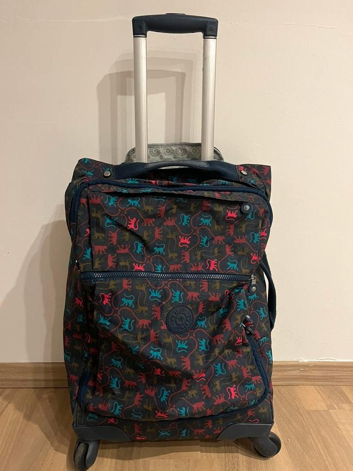 Kipling stoffen trolley met 4 wietjes, Bijoux, Sacs & Beauté, Valises, Utilisé, Autres matériaux, Roulettes, Enlèvement