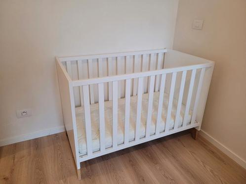 Transland babybed Steffi wit (Dreambaby), Kinderen en Baby's, Kinderkamer | Bedden, Zo goed als nieuw, Matras, Ophalen
