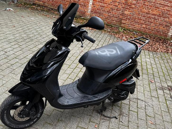 Piaggio ZIP - 4T (A-klasse), Fietsen en Brommers, Scooters | Piaggio, Gebruikt, Zip, Klasse A (25 km/u), Benzine, Ophalen