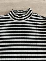 T’Shirt (YEZZ) maat smal 3,00€ in Desselgem, Ophalen, Zo goed als nieuw