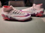 Voetbalschoenen, Sport en Fitness, Ophalen of Verzenden, Zo goed als nieuw, Schoenen