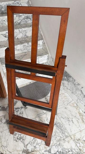 Superbe chevalet en Merisier Massif beschikbaar voor biedingen