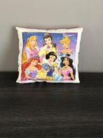 hand geborduurd kussen disney prinsessen, Ophalen of Verzenden, Overige figuren, Nieuw, Kleding of Textiel
