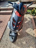 A klasse aprillia sr yamaha motor, Fietsen en Brommers, Ophalen, Zo goed als nieuw