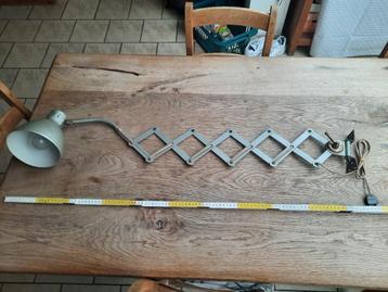 Schaar/mondharmonica/industriële lamp beschikbaar voor biedingen